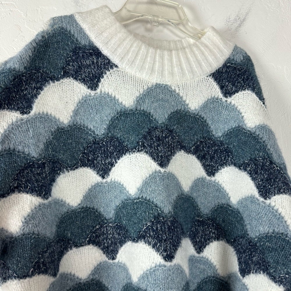 A.N.A A New Approach Sweater Crew Neck Pullover Printed Scalloped Blue White Top - Picture 3 of 8